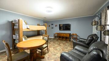 1 Schlafzimmer, Bügeleisen/Bügelbrett, Reisekinderbett, kostenloses WLAN