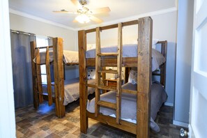 3 bedrooms, iron/ironing board, travel cot, free WiFi