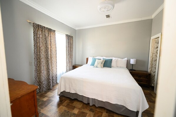 3 bedrooms, iron/ironing board, travel cot, free WiFi