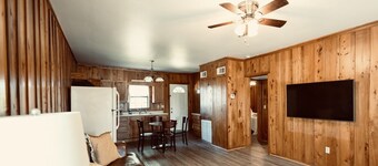 Peaceful cabin in orchard with Lake Chicot views!