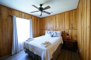 2 Schlafzimmer, Bügeleisen/Bügelbrett, Reisekinderbett, kostenloses WLAN