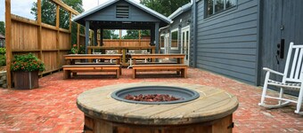 Peaceful cabin tucked in back of orchard with lake access