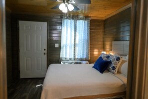 1 bedroom, iron/ironing board, travel cot, free WiFi