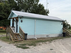 Exterior - Peaceful cabin in orchard! Great Internet! (Lake Village)