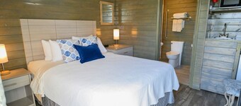 Peaceful cabin in orchard! Great Internet!