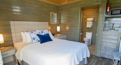 Peaceful cabin in orchard! Great Internet!