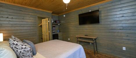 1 bedroom, iron/ironing board, travel cot, free WiFi