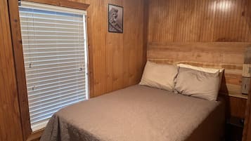 2 bedrooms, iron/ironing board, travel crib, free WiFi