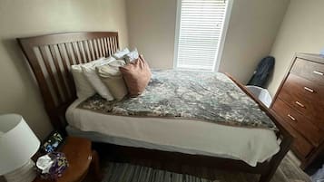 2 bedrooms, iron/ironing board, travel crib, free WiFi