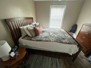 2 bedrooms, iron/ironing board, travel cot, free WiFi - Nature's Playground: Your Front Yard is Lake Chicot! (Lake Village)