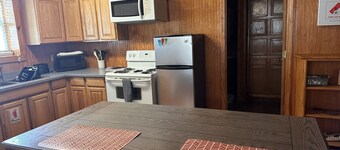 Lake Chicot Sunrise: Your Front Yard View!