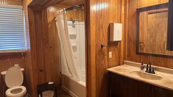 Sèche-cheveux, serviettes fournies