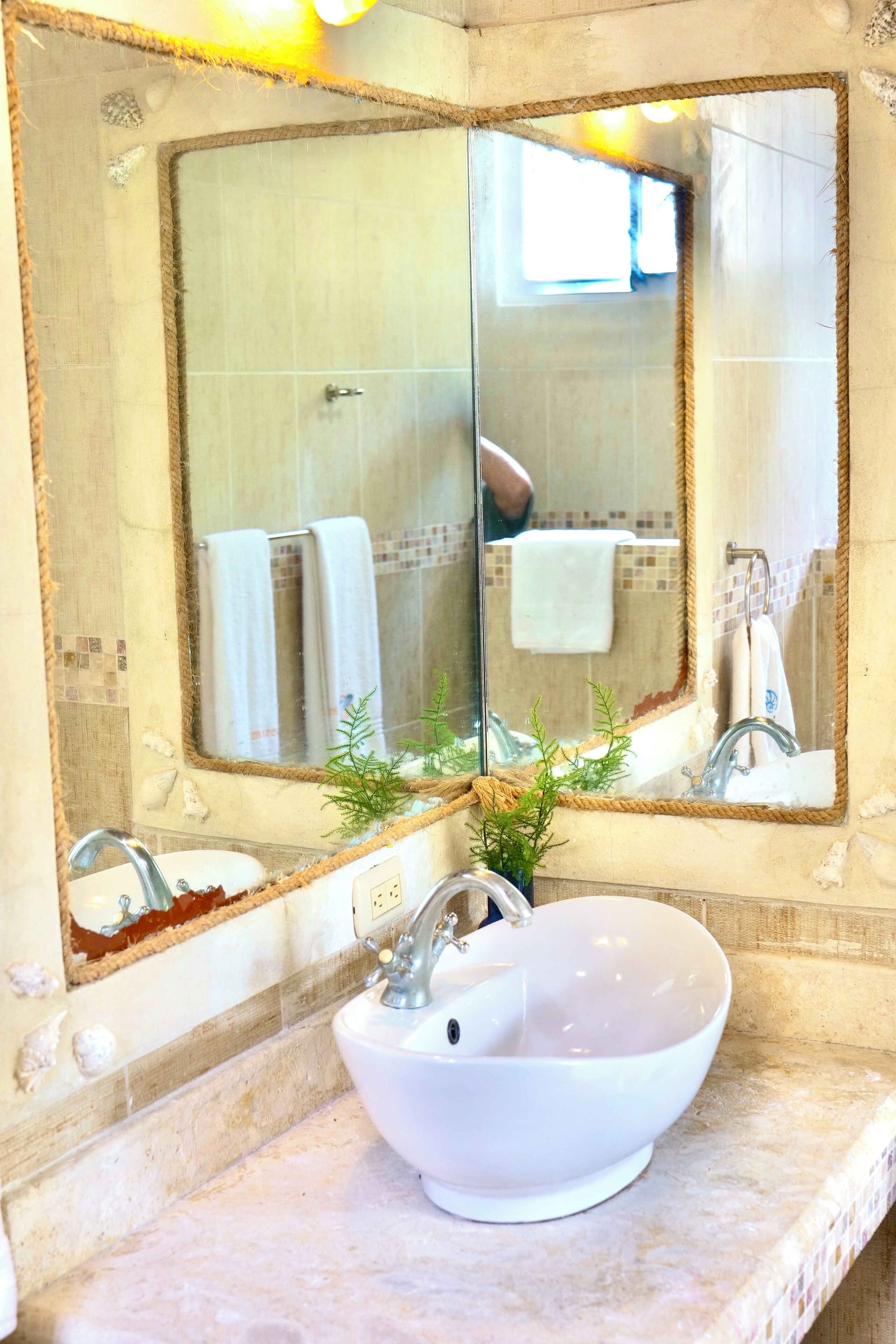 ฝักบัว, ของใช้ในห้องน้ำฟรี, ไดร์เป่าผม, ผ้าเช็ดตัว