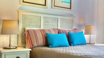 4 bedrooms, in-room safe, desk, laptop workspace