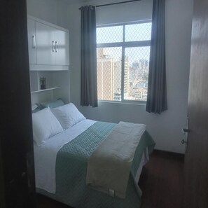 1 bedroom, desk, laptop workspace, free WiFi
