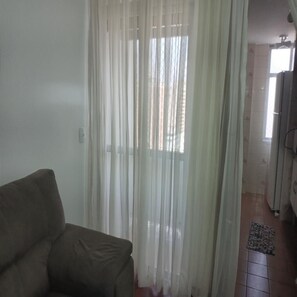 1 間臥室、書桌、筆電工作空間、免費無線上網