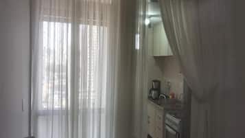 1 bedroom, desk, laptop workspace, free WiFi