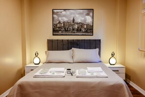 3 bedrooms, iron/ironing board, WiFi, bed sheets