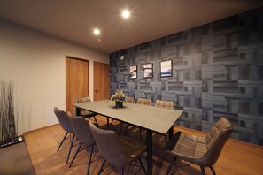 Comfort Villa | In-room dining