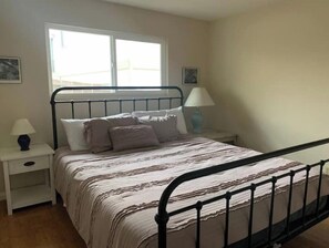 3 chambres, bureau, lit de bébé portatif, accès au Wi-Fi (inclus)