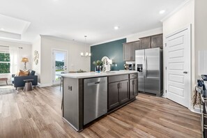 Interior - The Villa at Farmville Lakes (Auburn)