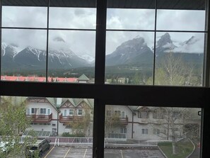 Interior - Mountain View Studio (Canmore)