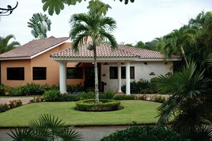 Front of property - Villa Aurora Juan Dolio GuavaBerry (Guayacanes)