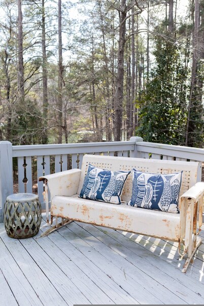 Classic Lakeside Cottage Masters Rental