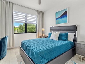 6 bedrooms, desk, iron/ironing board, free WiFi - Modern Comfort for Groups | 2 Units Side by Side | Stadiums Nearby (Tampa)