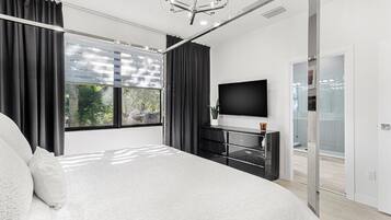 3 habitaciones, escritorio, tabla de planchar con plancha y wifi gratis