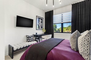 6 slaapkamers, een bureau, een strijkplank/strijkijzer, gratis wifi