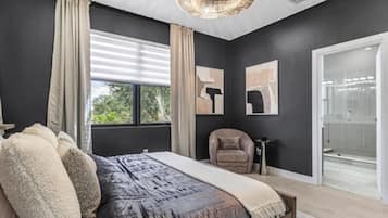 3 habitaciones, escritorio, tabla de planchar con plancha y wifi gratis