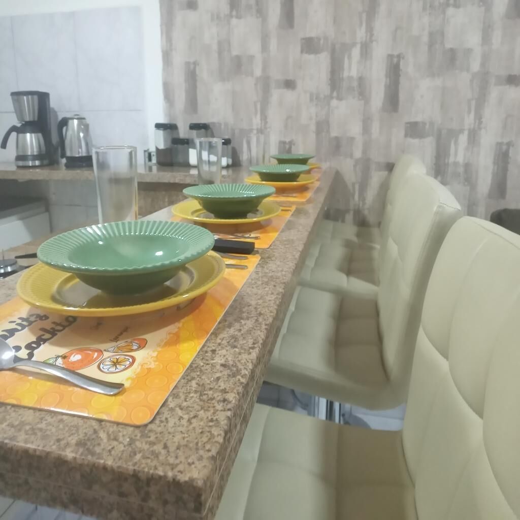 1 habitación, espacio para trabajar con laptop y wifi gratis 