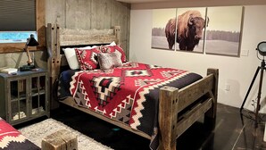 Room - The Retreat -  Ennis, Montana and the heart of Madison Valley. Fishing Paradise. (Madison County)