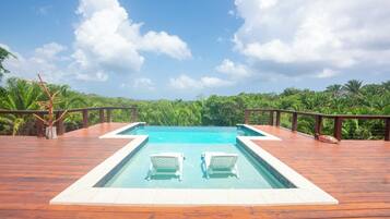 Deluxe Villa | 2 bedrooms, iron/ironing board, free WiFi, bed sheets