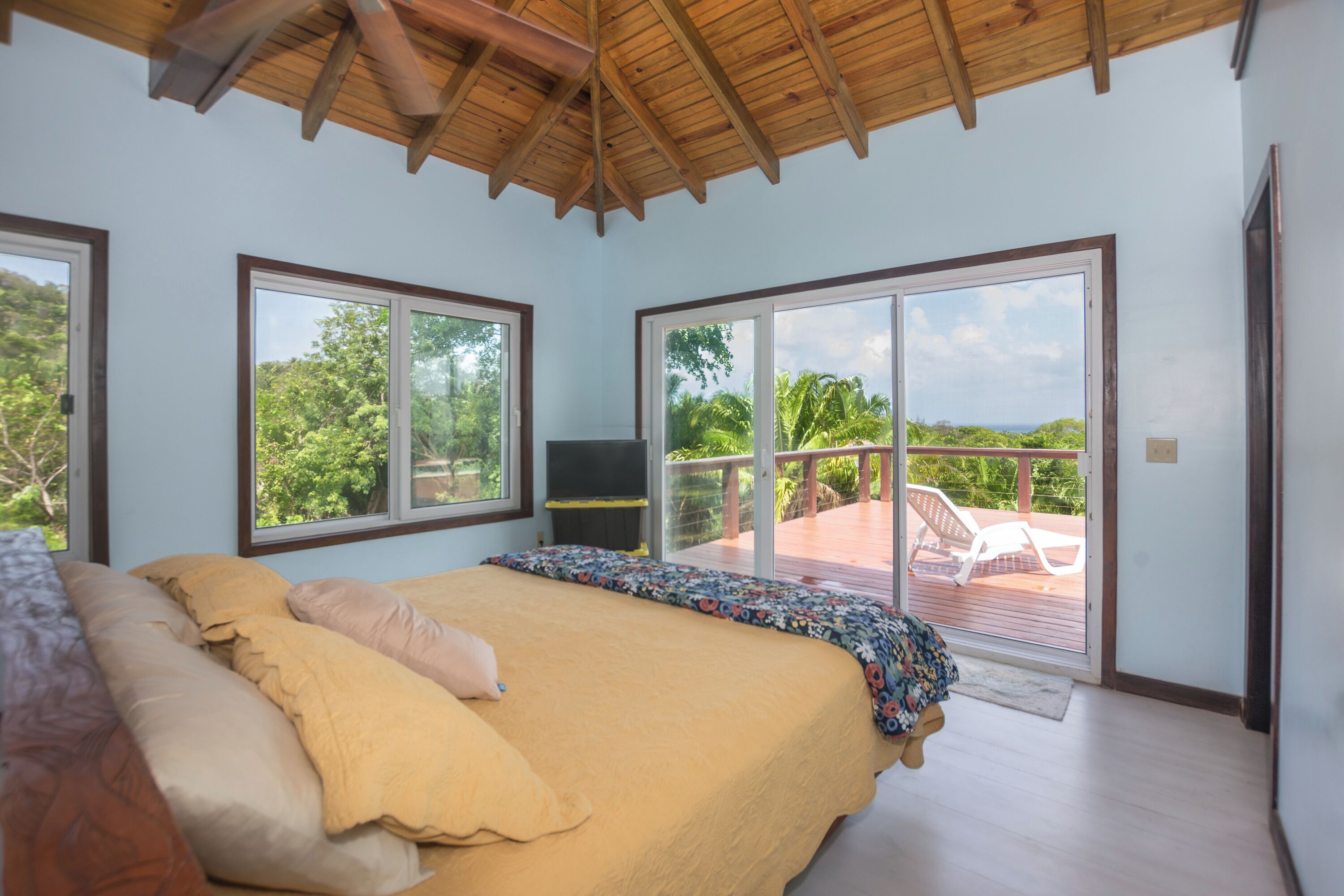 Deluxe Villa | 2 bedrooms, iron/ironing board, free WiFi, bed sheets