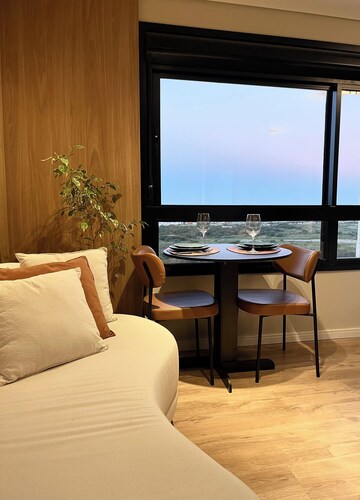 The Loft, Style and Comfort with Parque Una Garage