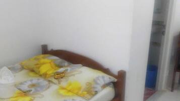 1 bedroom, WiFi, bed sheets