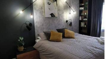 4 bedrooms, iron/ironing board, travel cot, free WiFi