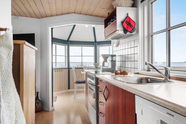 KĂŒhlschrank, Ofen, Herdplatte, GeschirrspĂŒler