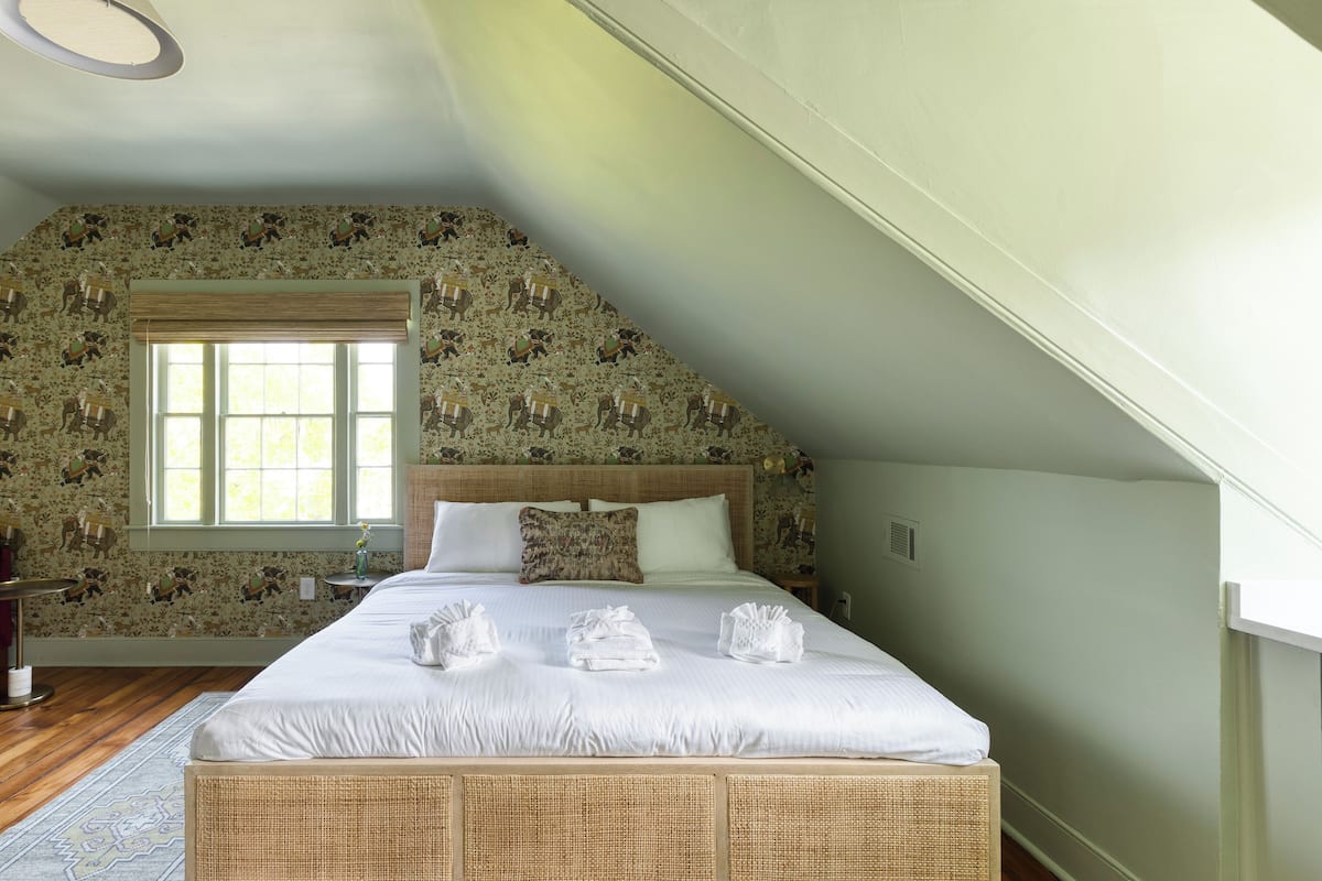 Habitación Confort | Ropa de cama de alta calidad y camas con efecto memoria