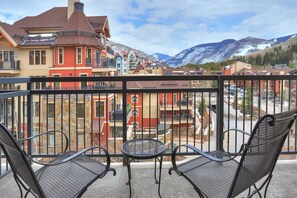 Exterior - Luxury 3 Bedroom Residence in Lionshead Village - Walk to Ski! (Vail)