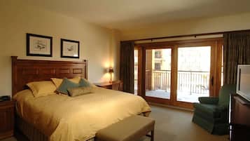 1 bedroom, iron/ironing board, travel crib, free WiFi