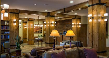 Luxury 3BR Penthouse in Prime Location