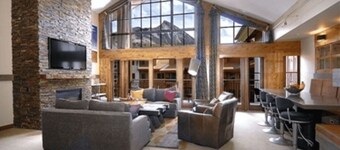 Luxury 3BR Penthouse in Prime Location