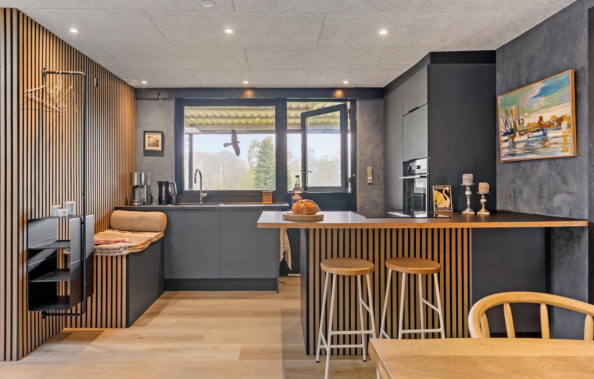 Fridge, oven, dishwasher, coffee/tea maker