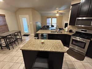 Private kitchen - 3-bedroom house in Frisco Near Little Elm (Frisco)