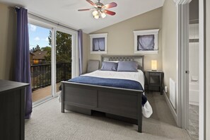 3 bedrooms, iron/ironing board, free WiFi, bed sheets - Charming 3BR Townhome near DT Seattle W/ Balcony! (Seattle)