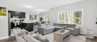 Come stay at the Muskoka Lakes! Close to several golf courses, resorts and lakes