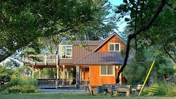 HOMESTEAD HOUSE, 4 bedrooms, Kitchen, Partial Ocean View | 1 bedroom, free WiFi, bed sheets
